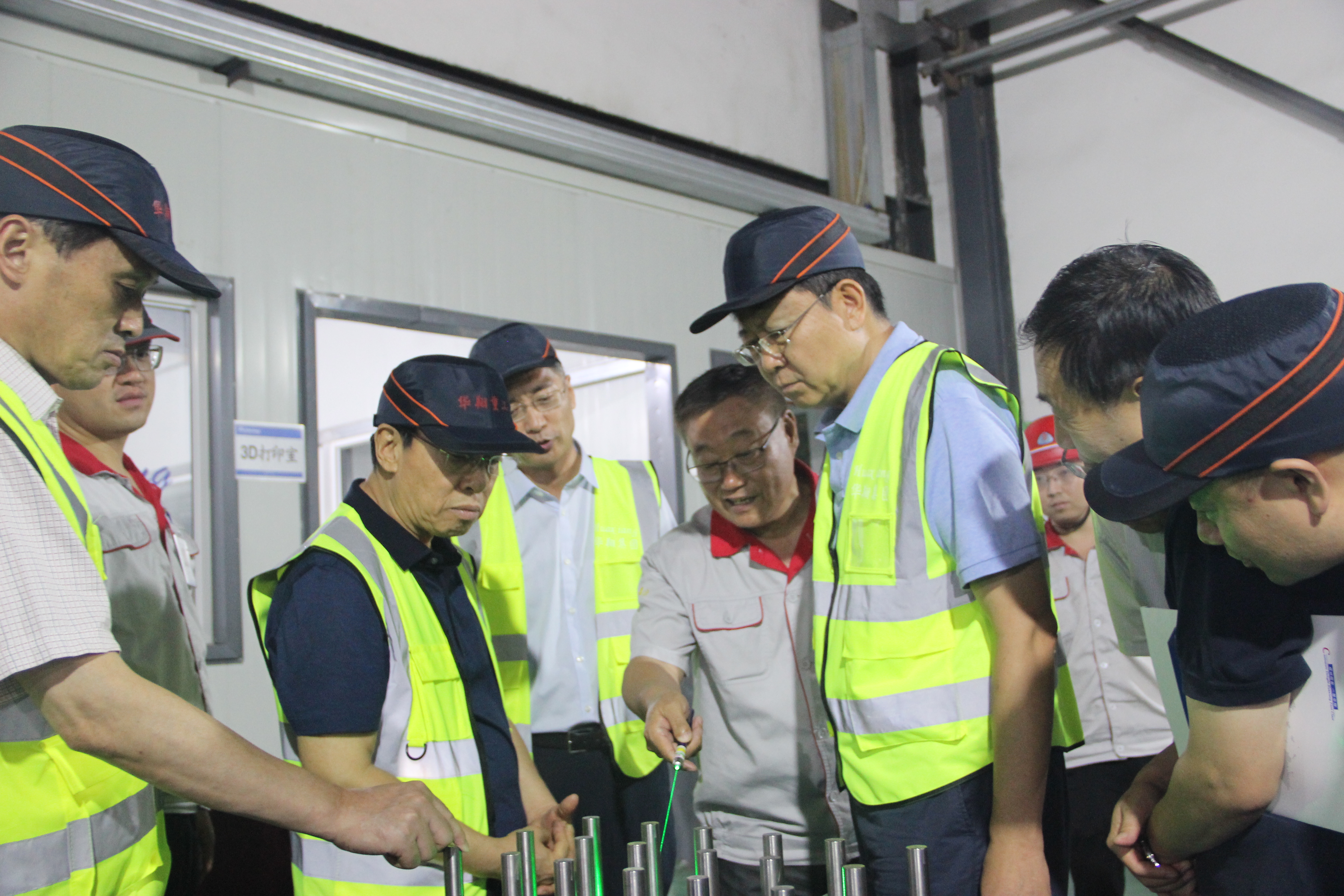 山西省人民政府原副省長(zhǎng)、中國生產(chǎn)力學(xué)會(huì)會(huì)長(zhǎng)、山西省資源型經(jīng)濟(jì)轉(zhuǎn)型促進(jìn)會(huì)總顧問牛仁亮一行蒞臨我司調(diào)研