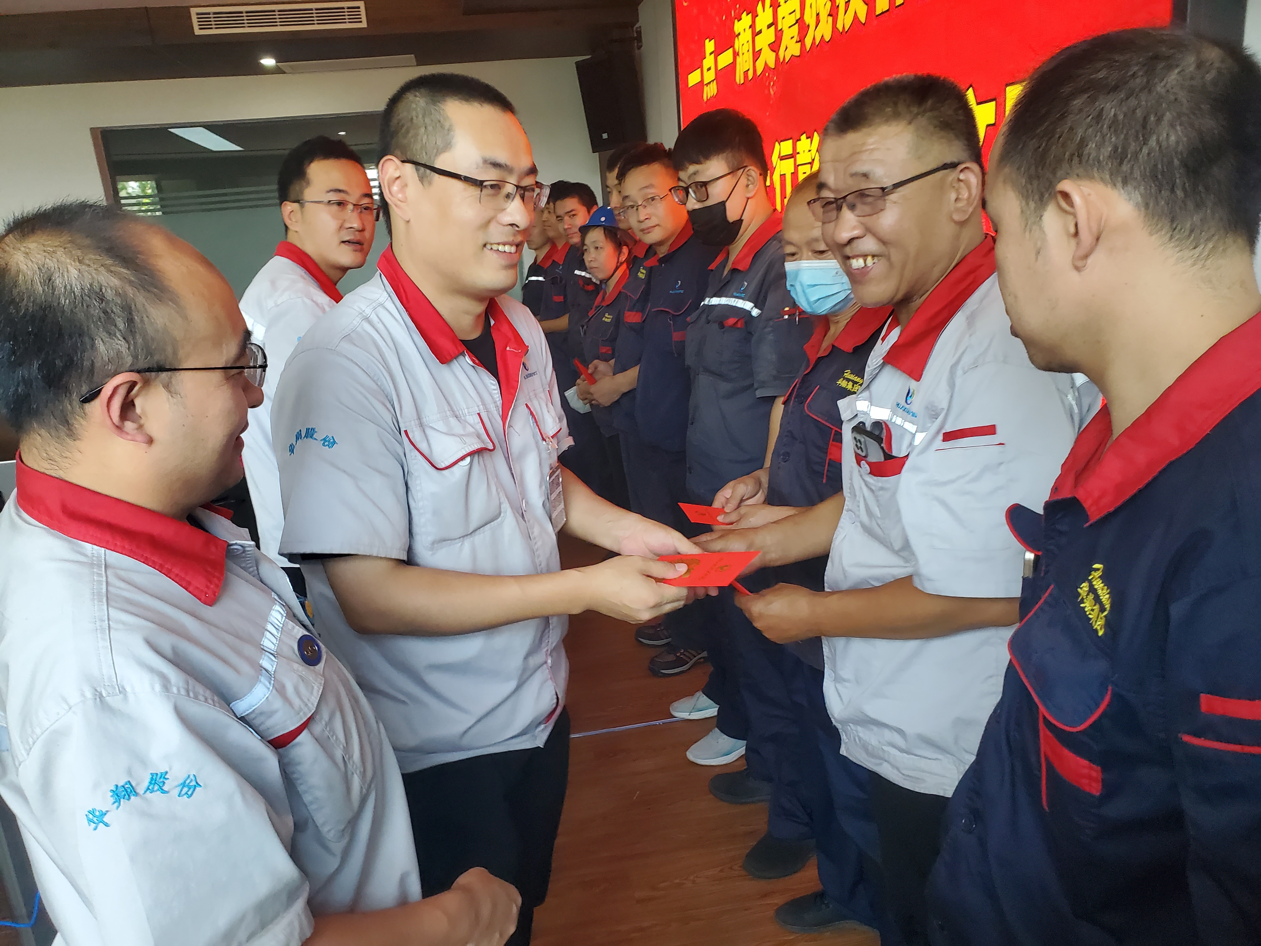 “扶殘助殘有你有我”，華翔很暖心！